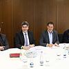 Bei der Vertragsunterzeichnung (von links): Martin Benz (Bürgermeister Hohentengen), Landrat Martin Kistler, Felix Stiegeler ...