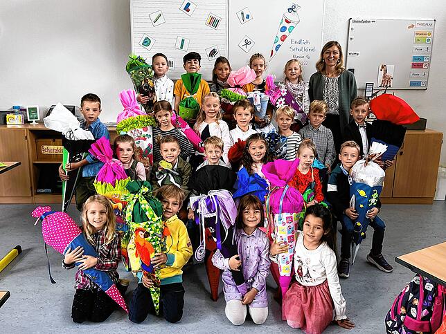 Die Klasse 1a der Warenbergschule mit Klassenlehrerin Olga Reider.