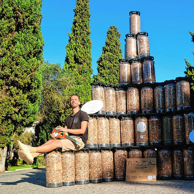 Zwei Monate lang sammelte Andreas Noe mit 600 Helfern Zigarettenstummel in Städten entlang der portugiesischen Küste.