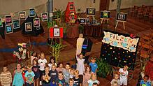 Kleine Hände, große Kunst, stolze Kinder: Der Kindergarten St. Nikolaus Böhringen zeigt in der St. Meinrad-Kirche eine Ausstellung zu ...
