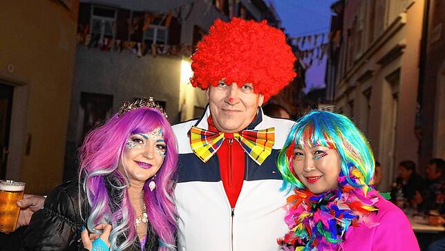 Bild 15: Ho Narro! In den Konstanzer Gassen wird immer noch Fasnacht gefeiert