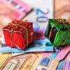Zuschuss für die Weihnachtsgeschenke? Längst nicht jeder Arbeitnehmer in der Region erhält Weihnachtsgeld.
