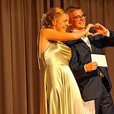 Manuela Vögtle und Niklas Zwick erhielten den Preis der SMV (Schülermitverantwortung) für ihr außergewöhnliches Engagement.