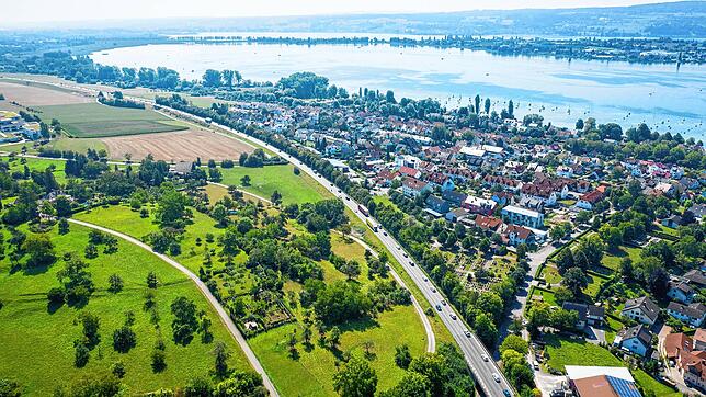 Blick auf Allensbach: Hier soll die neue B33 unter die Erde verlegt werden.