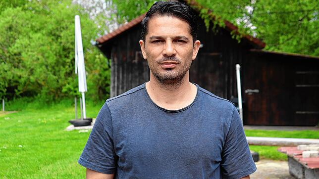 Trainer Ali Günes und der Türk. SV Singen haben sich mit 2:0 gegen den FC Neustadt durchgesetzt.