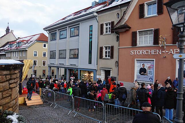 Groß war wie immer der Andrang beim Besuch des Nikolauses in Tiengen.