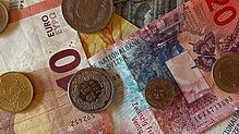 Schweizer Franken und Euros – mittlerweile fast gleich viel wert.