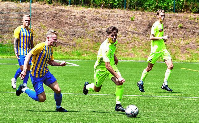 Bild 16: FC Solothurn zieht gegen den FC Singen 04 beim Grieshaber-Cup des SV 08 Laufenburg ins Finale ein &ndash; und wir haben Bilder