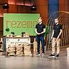 Wagen sich in die Höhle der Löwen und kommen zunächst mit einem vielversprechenden Angebot wieder heraus: Stefan Zender (links) und ...