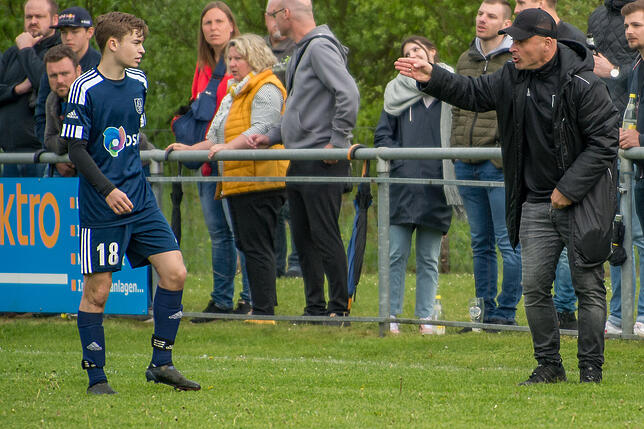 Bild 3: FC 08 Bad Säckingen feiert glücklichen 2:0-Derbysieg beim SV Obersäckingen &ndash; und wir haben Bilder!