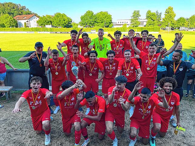 A-Junioren: Den NaturEnergie-Pokal der A-Junioren gewann der FC Tiengen 08 durch ein 3:2 gegen den SC Lauchringen.