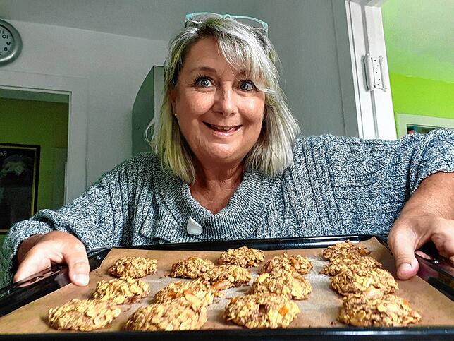 Andrea Fritz hat die zuckerfreien Erdnuss-Banane-Häufchen zum Lieblingskeksrezept erkoren, weil sie blitzschnell gebacken sind.