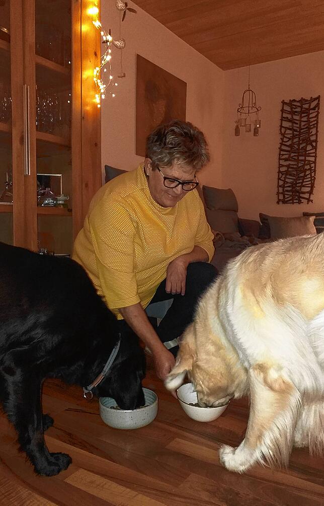Bei der Tier-Tafel gibt es günstiges Futter und günstigen Tierbedarf.