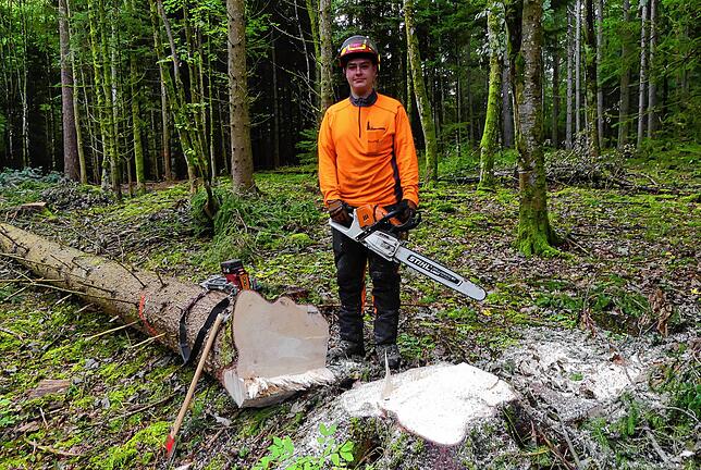 Lukas Dullnig macht eine Ausbildung zum Forstwirt.