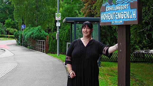 Weit mehr als eine Durchfahrtsstraße hat Hohentengen zu bieten. Ute Jungmann (39) schätzt die gute und moderne Infrastruktur der ...