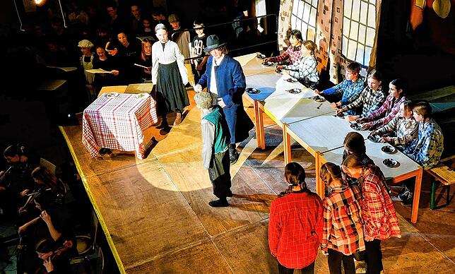 Bild 16: Großartiger Auftritt des Musical „Oliver Twist“ – Teil 2