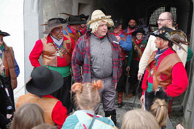 Bild 12: Piraten stürmen das Rathaus in Öhningen: Diese Fasnacht-Bilder müssen Sie sehen!