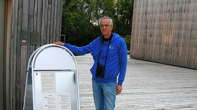 Nabu-Geschäftsführer Eberhard Klein freut sich, dass nach der Stadt Konstanz auch die Gemeinde Reichenau den Plan unterstützt, ein ...