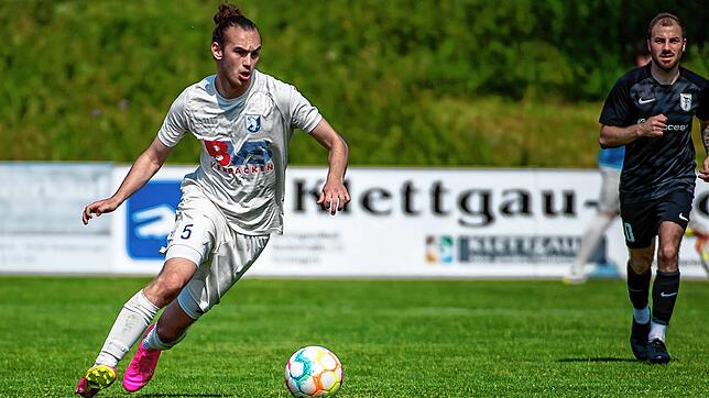 Neu im Steinatal: Luis Weber (20) wechselt vom FC Erzingen zur SG Mettingen/Krenkingen, hat dem Bezirksligisten aber vorerst nur bis zur ...