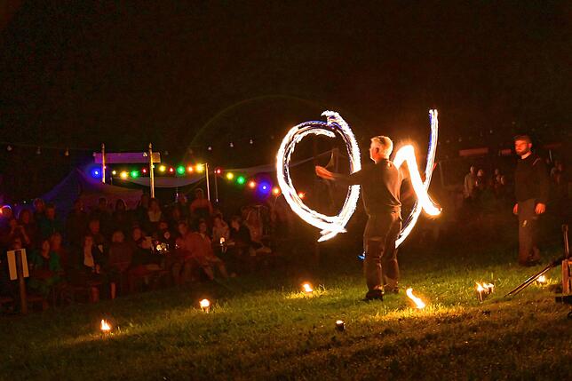 Bild 15: Röthenlochfest: Faszinierende Leuchtfiguren und gute Stimmung