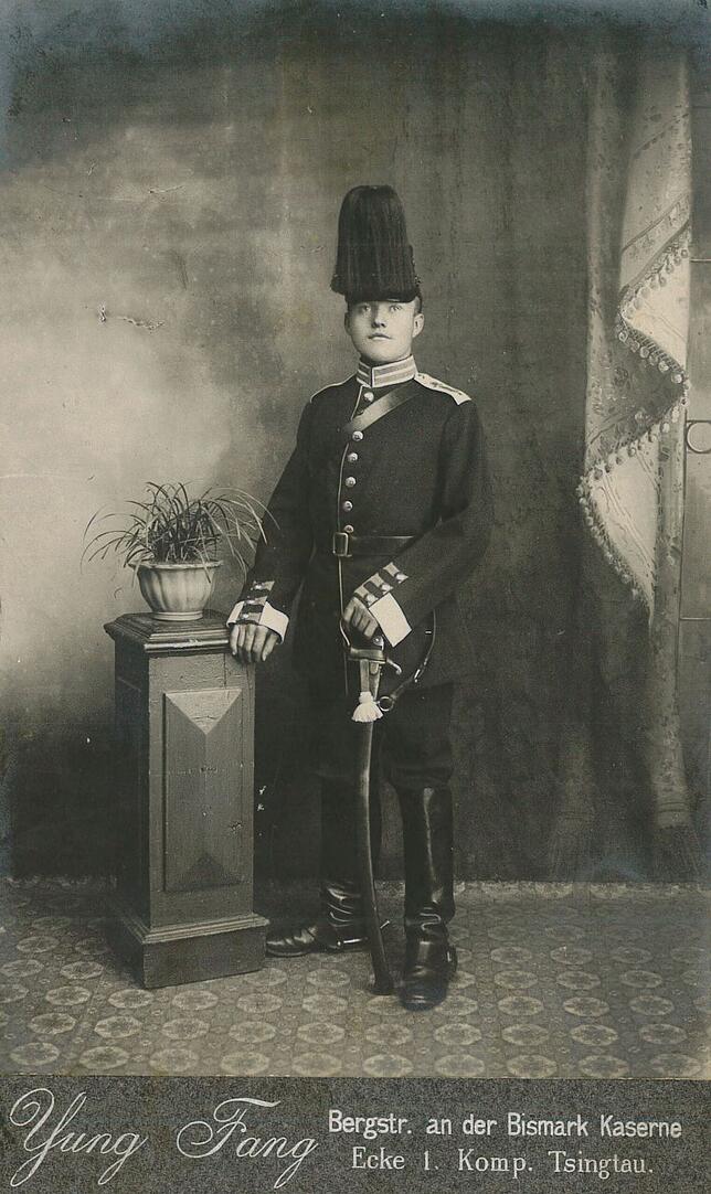 Eugen Adler als Soldat in China. Hier kam er 1914 in japanische Kriegsgefangenschaft.