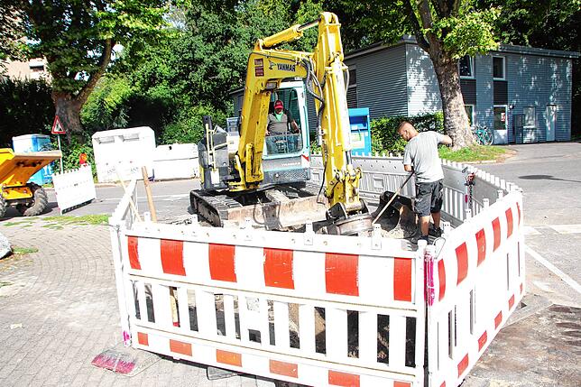 Habsburger Straße: Bereits seit Mitte April ist die Baustelle eingerichtet. Dort wird aktuell die Sicherung der Wasser- und Erdgas- ...