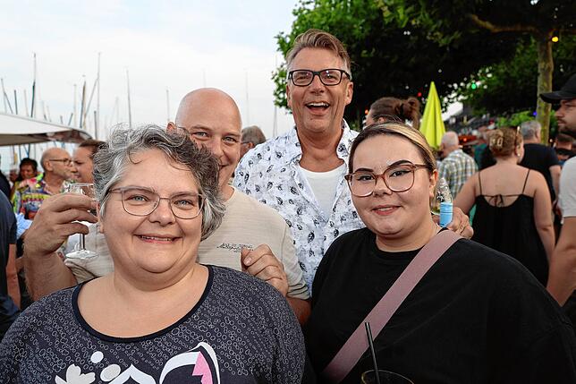 Bild 18: Zahlreiche Besucher lockt das Staader Hafenfest 2025 ans Bodenseeufer