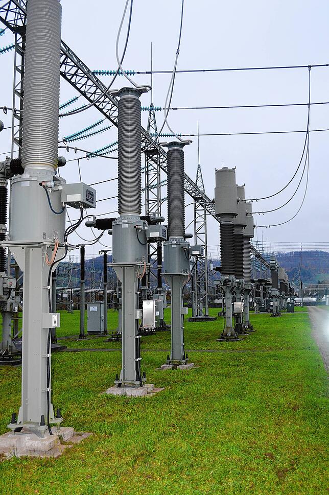 220-kV-Spannungsebene mit Spannungs- und Kombiwandlern.