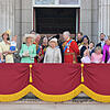 Königin Elizabeth II. (Mitte) ist bei ihrer Geburtstagsparade im Juni 2019 umringt von der Familie.