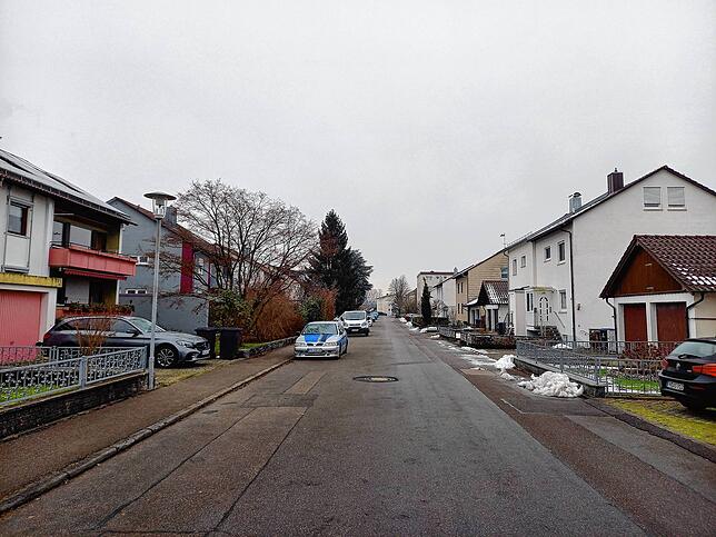 Die Sudetenlandstraße im Süden von Markdorf liegt am Stadtrand, das Quartier ist geprägt durch Ein- und Zweifamilienhäuser. Das Haus Nr. ...