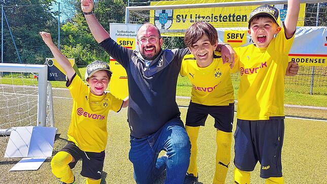 Im Kreise seiner Spieler fühlt sich Gian Vito Diliso am wohlsten.
