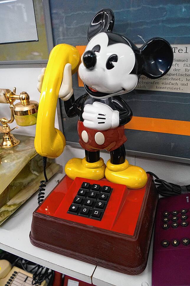 Dieses Mickey-Maus-Telefon gehörte Sonja Gräfin Bernadotte, der 2008 verstorbenen Chefin der Insel Mainau.