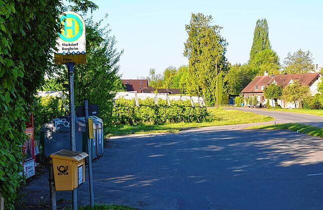 Über die Bushaltestelle unterhalb der St.-Jodokus-Kirche ist das Klosteröschle an den ÖPNV angebunden.