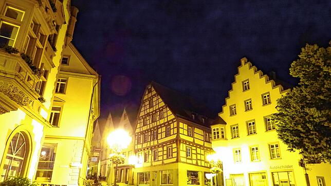 So kann man sich den 1. Juli des Jahres 1897 vorstellen, als in der Innenstadt die Lichter angingen.