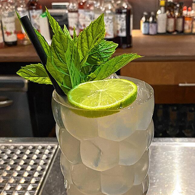 Der Gin-Gin-Mule im Blauen Engel. Eigentlich wie immer – nur bald vielleicht mit einem Bambus-Strohhalm.