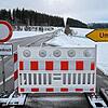 Hier gehts nicht weiter. Die Verbindungsstraße zwischen Fuchsfalle und Sternenhöhe bei Oberkirnach ist aus Richtung Triberg kommend ab ...