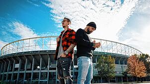 Christopher Seiler (rechts) und Bernhard Speer kommen am 5. Juli zum Markdorf Open Air auf den Marktplatz.