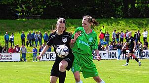Bild : Die besten Bilder vom Frauen-Bezirkspokal-Finale in Mönchweiler