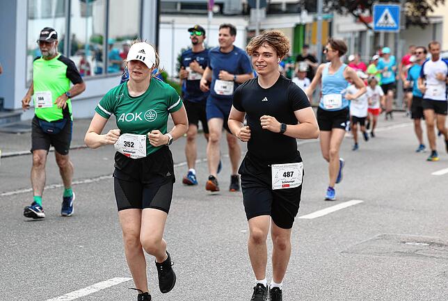 Bild 7: Stadtlauf durch die Donaueschinger Innenstadt kommt gut an