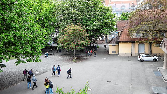 Das Ellenrieder-Gymnasium hat die zweitmeisten Anmeldezahlen fürs Schuljahr 2023/24. Nicht alle Kinder, die sich hier angemeldet hatten, ...