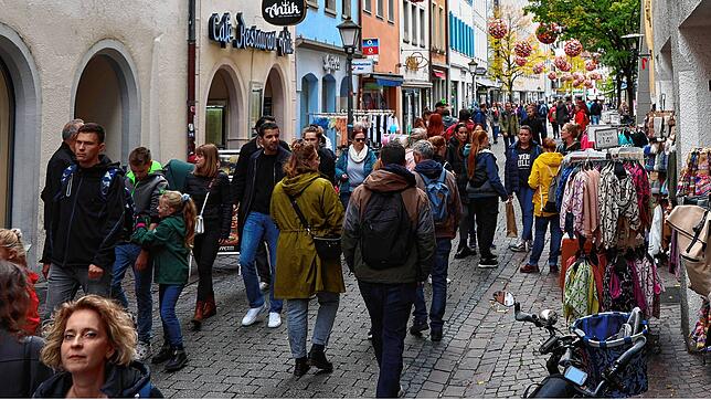 Gut besucht waren die Gassen und Straßen der Konstanz Altstadt am Sonntag beim verkaufsoffenen Sonntag am 13. Oktober.