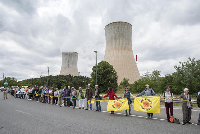 Die Demonstration zog sich über 90 Kilometer durch drei Länder.