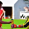 Ende der Negativserie: Mit seinem Kopfballtor leitete Pius Blatter (links) den 5:0-Heimsieg des FC Schlüchttal gegen den SV Blau-Weiß ...