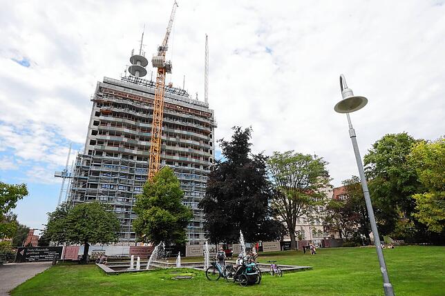 Am Projekt Telekom-Hochhaus wird es sowohl kleine Wohnungen als auch größere Mehrzimmerwohnungen geben. Doch wahrscheinlich ziehen dort ...