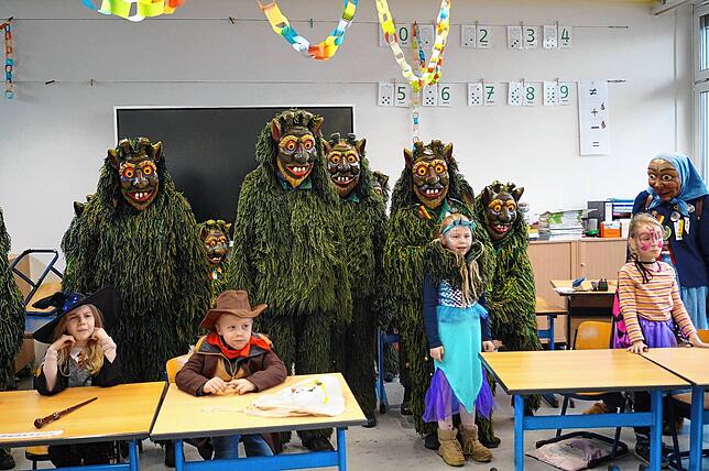 Bild 24: Schülerbefreiung & Rathaussturm in Stetten: Fasnacht-Spektakel in eindrucksvollen Bildern!