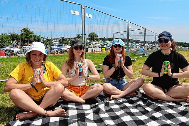 Bild 13: Bier-Yoga und Pfandflaschen-Party beim Southside 2025: Das sind die besten Bilder vom Samstagvormittag