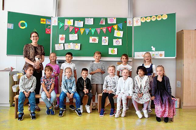 15 Jungen und Mädchen wurden in die Klasse 1a der Grundschule Lottstetten eingeschult. Klassenlehrerin ist Lara Metzger.