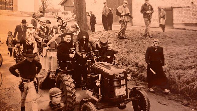 Die Dorffasnet in Hepbach und Leimbach hat schon eine lange Tradition. Das Bild stammt aus den 50er-Jahren und zeigt den ...