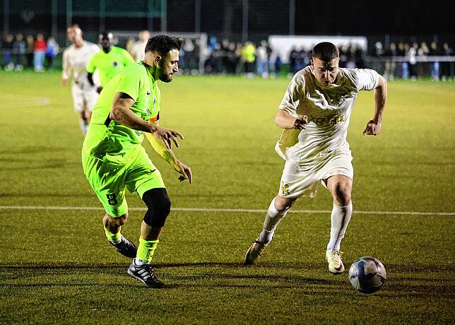 Bild 2: Unsere große Bildergalerie vom Landesliga-Spitzenspiel zwischen dem ESV Südstern und dem TSV Singen