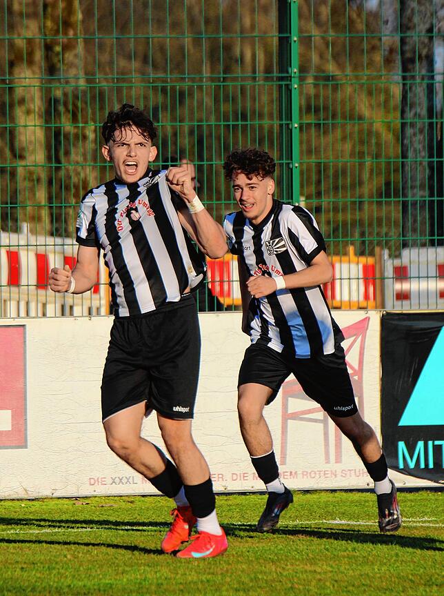 Bild 11: Die U17 des SC Freiburg zu Gast im Friedengrund: Das sind unsere Bilder!